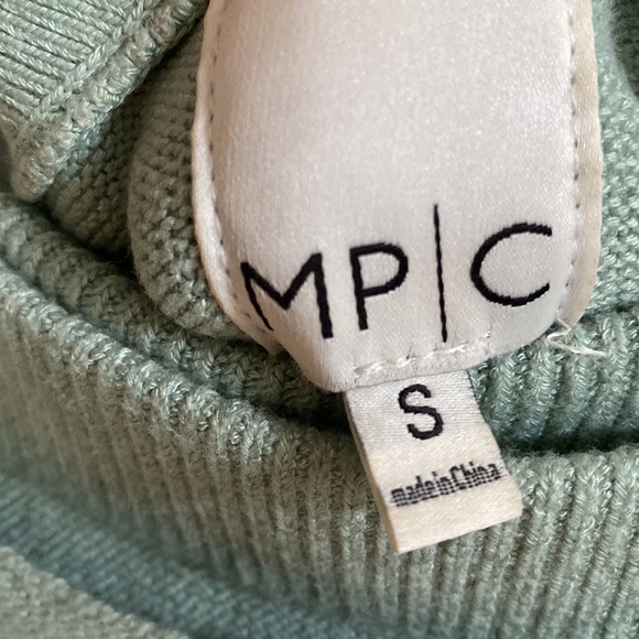 Minkpink Knit Crop Top - Picture 3 of 6